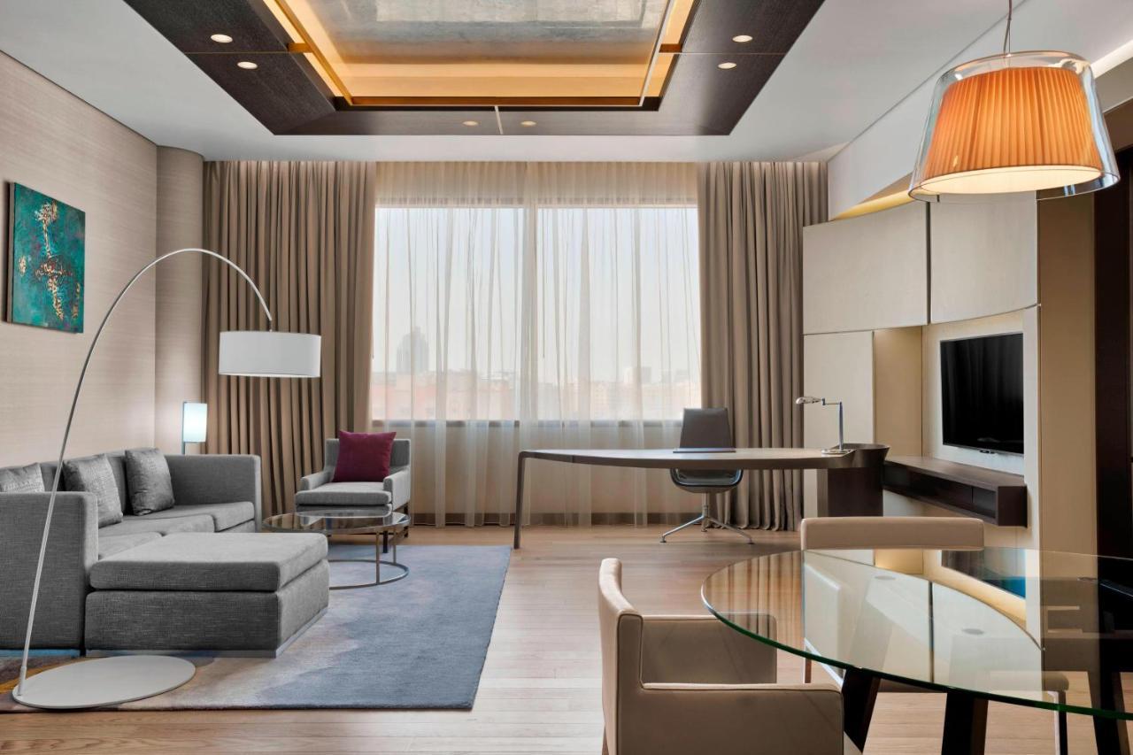 The Westin Doha Hotel & Spa Εξωτερικό φωτογραφία A suite at the hotel