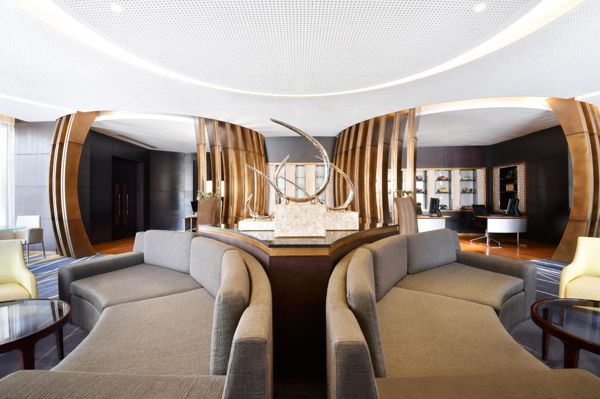 The Westin Doha Hotel & Spa Εξωτερικό φωτογραφία The interior of the lounge